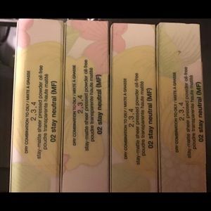 Clinique oil free powder quantity (4) stay neutral